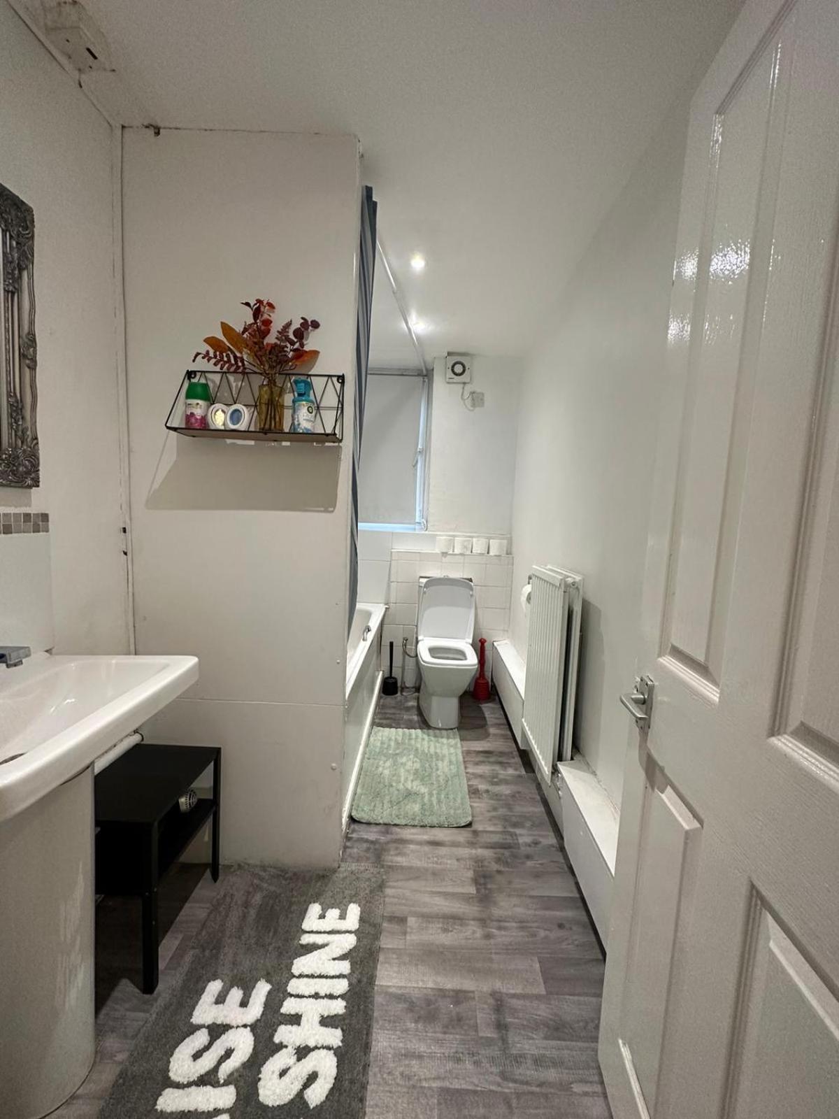 2 Bedroom Flat, 2 Minutes Walk To Bethnalgreen Station, Central London Exterior photo