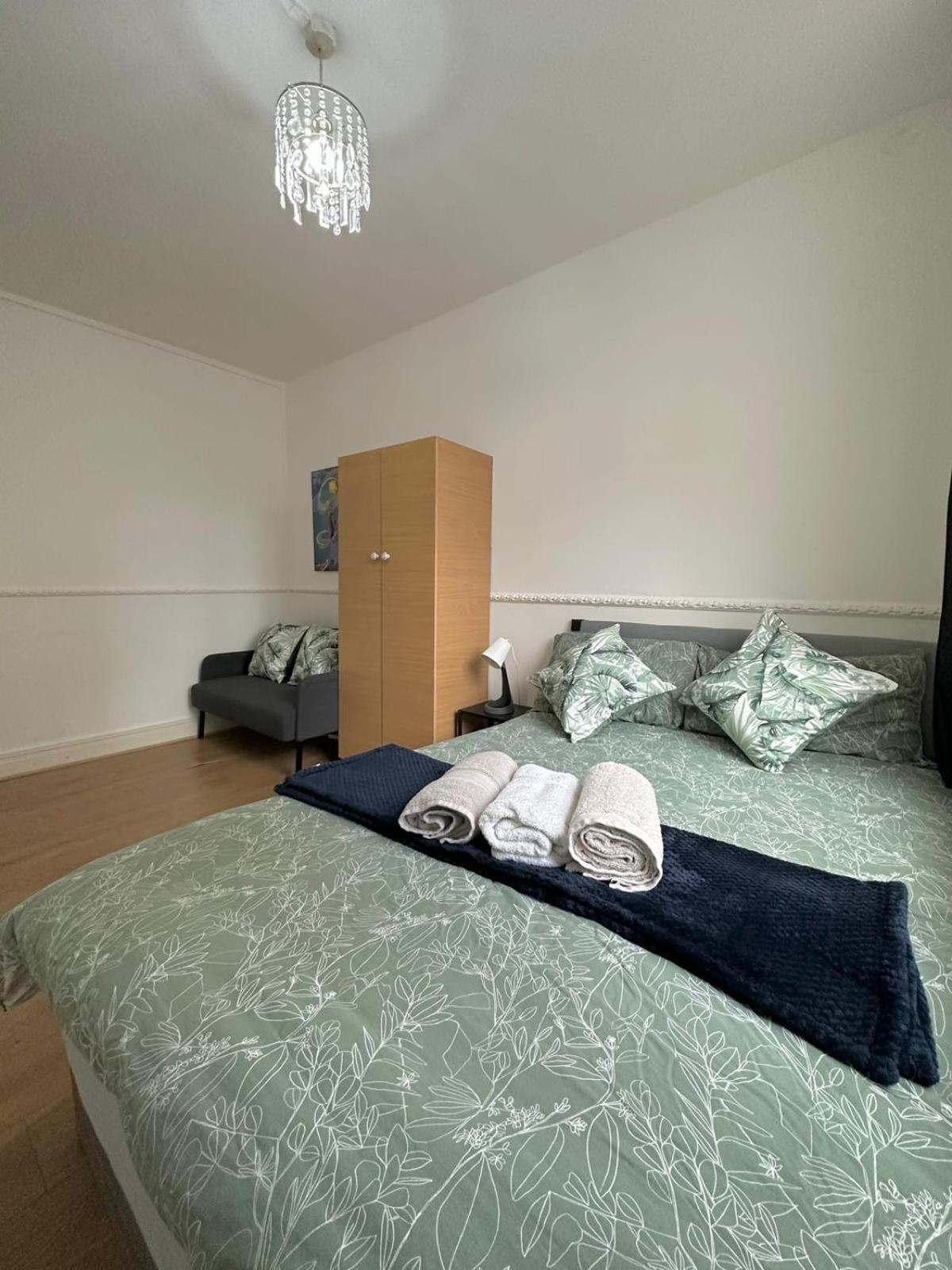 2 Bedroom Flat, 2 Minutes Walk To Bethnalgreen Station, Central London Exterior photo