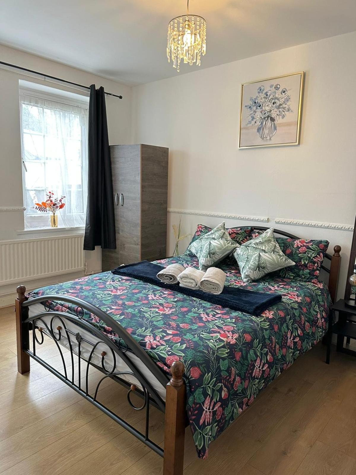 2 Bedroom Flat, 2 Minutes Walk To Bethnalgreen Station, Central London Exterior photo