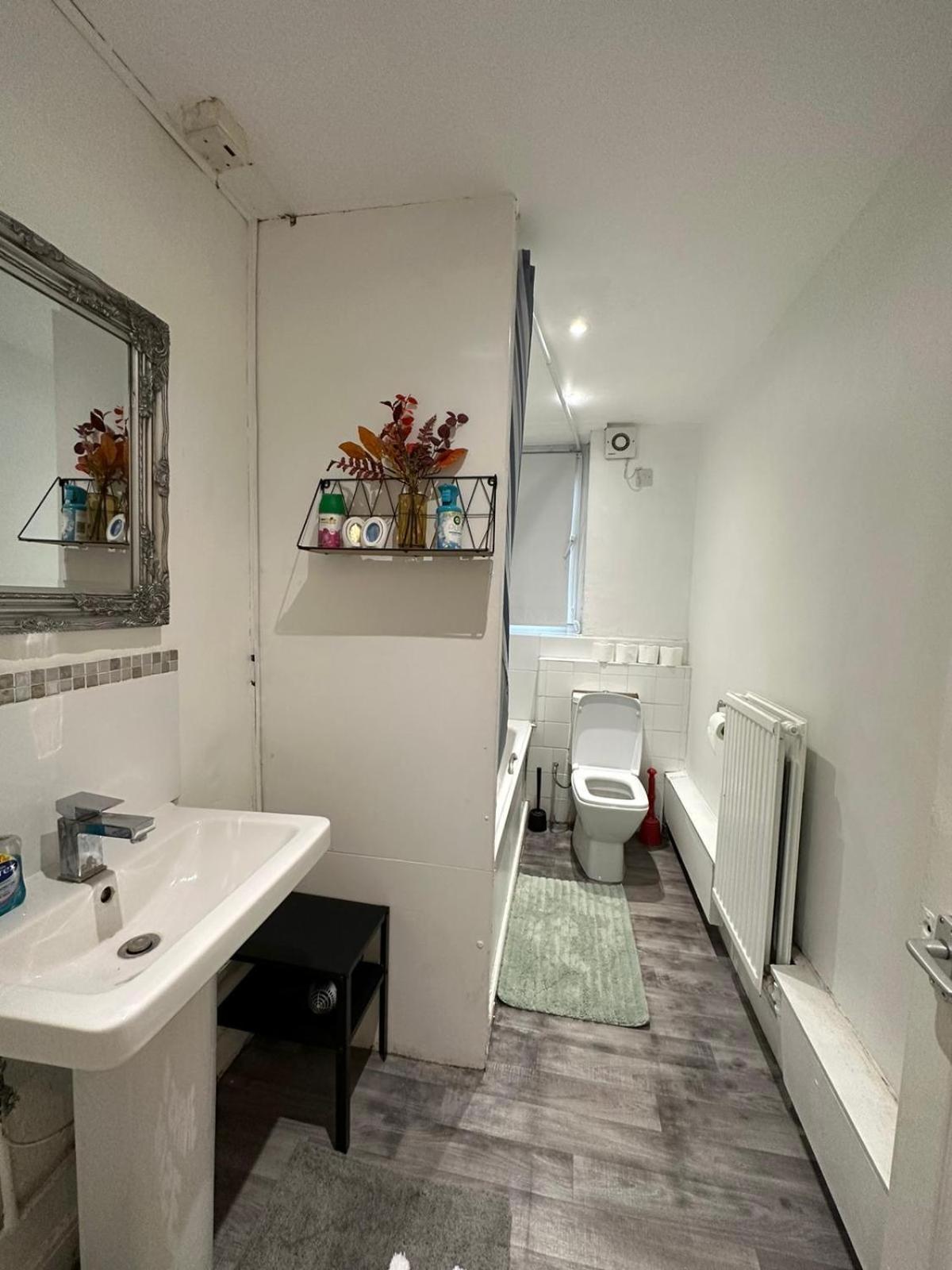2 Bedroom Flat, 2 Minutes Walk To Bethnalgreen Station, Central London Exterior photo